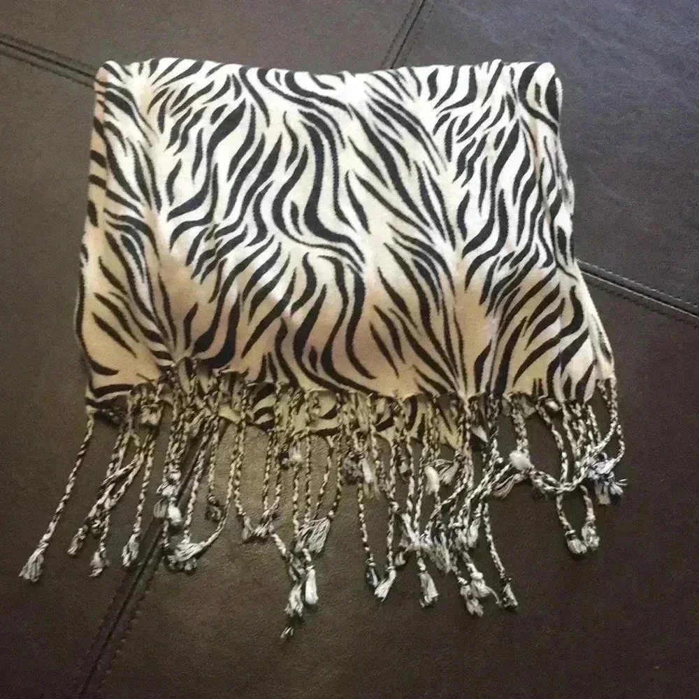 Rachele good scarf